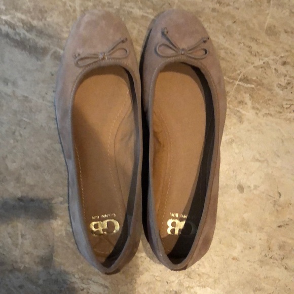 Gianni Bini Taupe Suede Flats - Picture 3 of 3